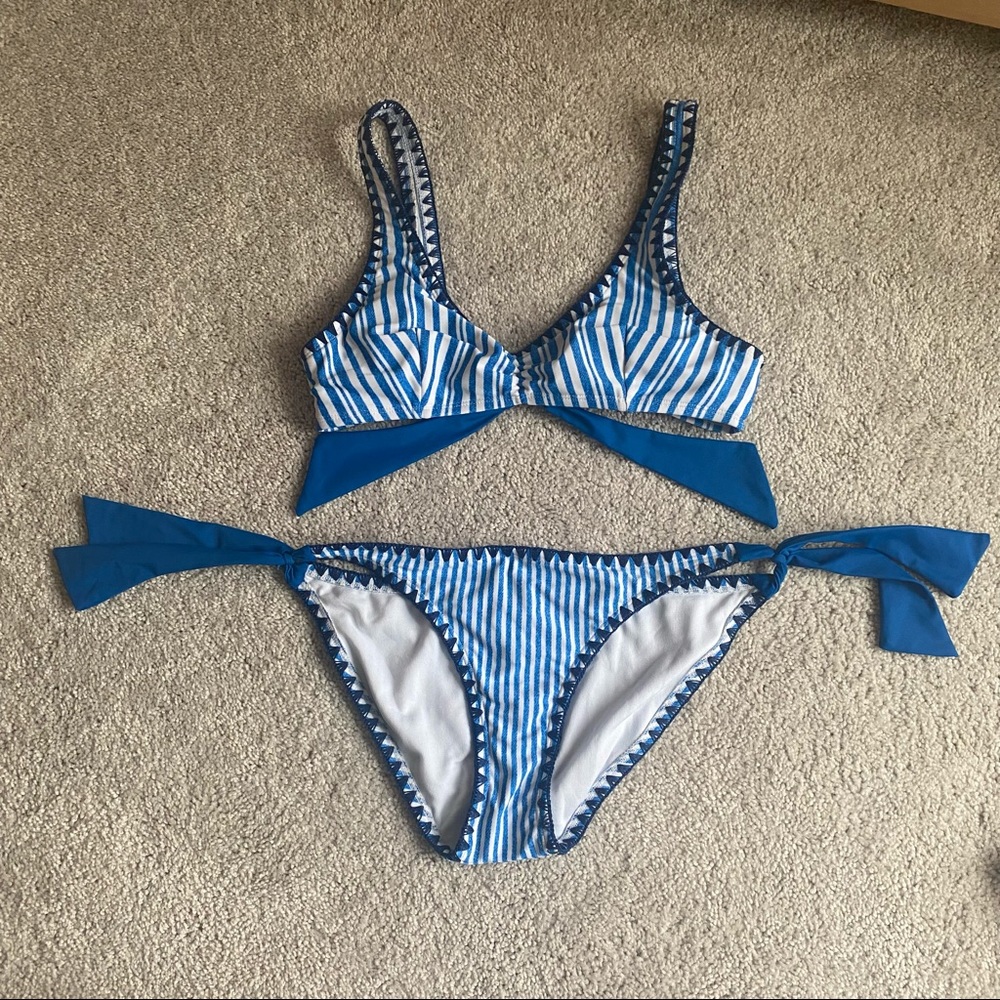 NO BOUNDARIES blue striped bikini with ties
